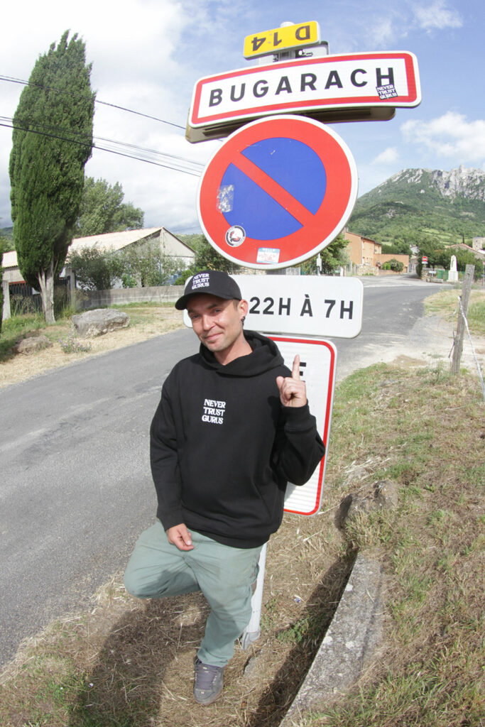 NTG-ORIGIN-hoodie-NEVER_TRUST_GURUS-BUGARACH