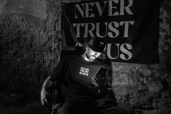 NTG-Orign-Chaos_phone_BW_ok-2