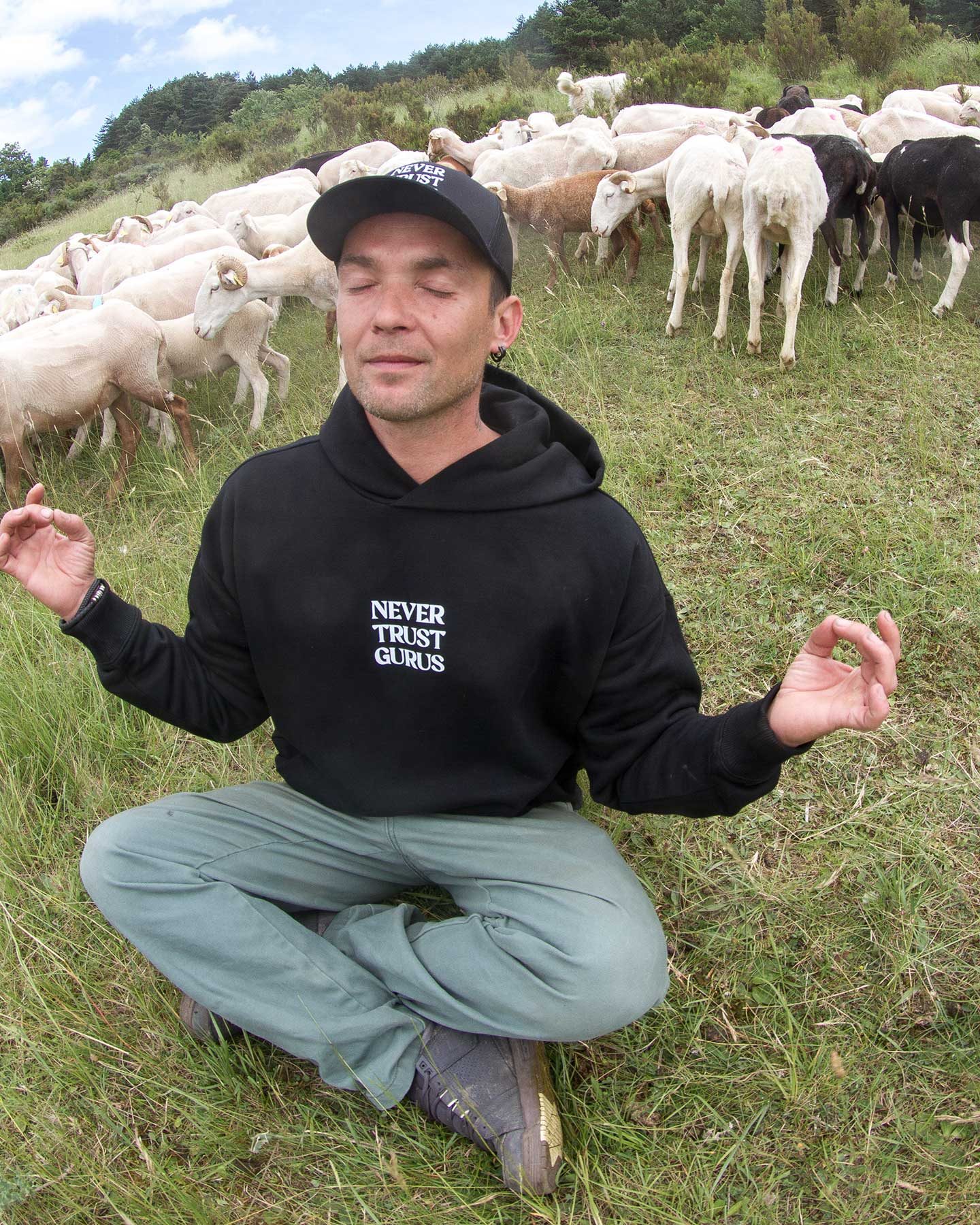 NTG_ORGIN-hoodie-NEVER_TRUST_GURUS-herd